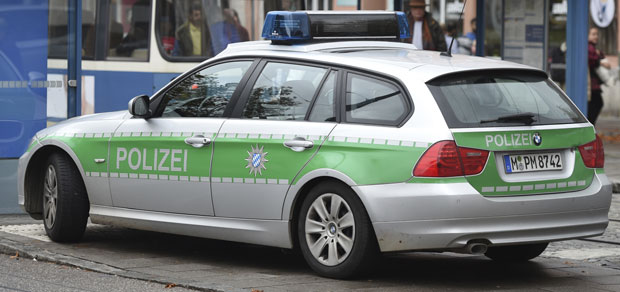 ДРАМА У НЕМАЧКОЈ: Отео дете и скочио под воз, послат на психијатрију